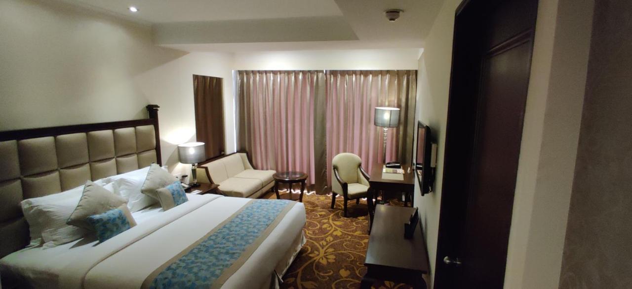 Country Inn & Suites By Radisson, 巴廷达 外观 照片