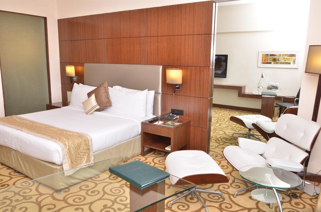 Country Inn & Suites By Radisson, 巴廷达 外观 照片