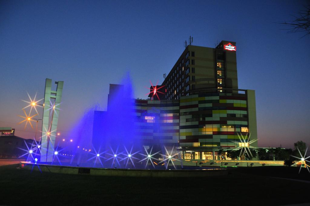Country Inn & Suites By Radisson, 巴廷达 外观 照片