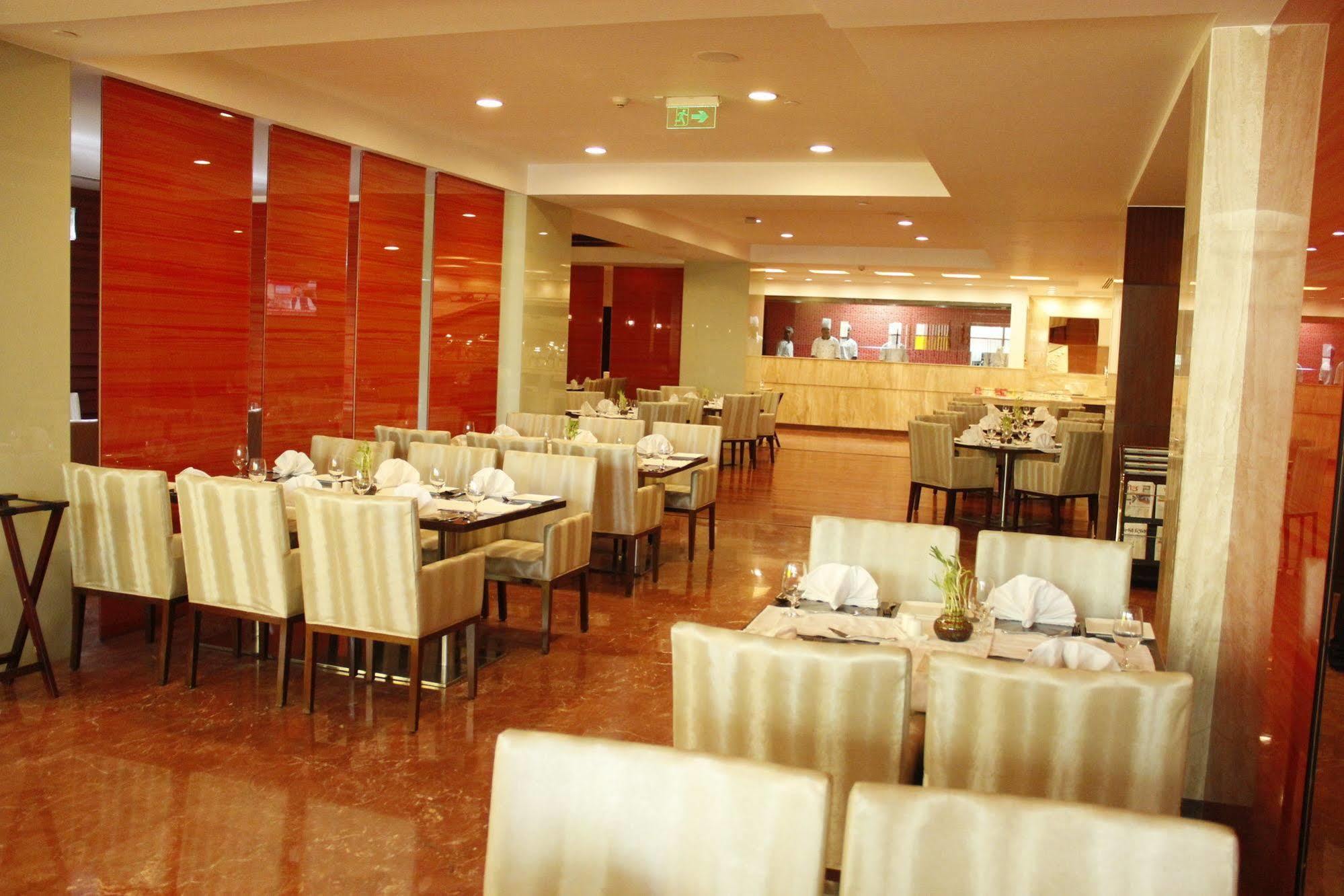 Country Inn & Suites By Radisson, 巴廷达 外观 照片