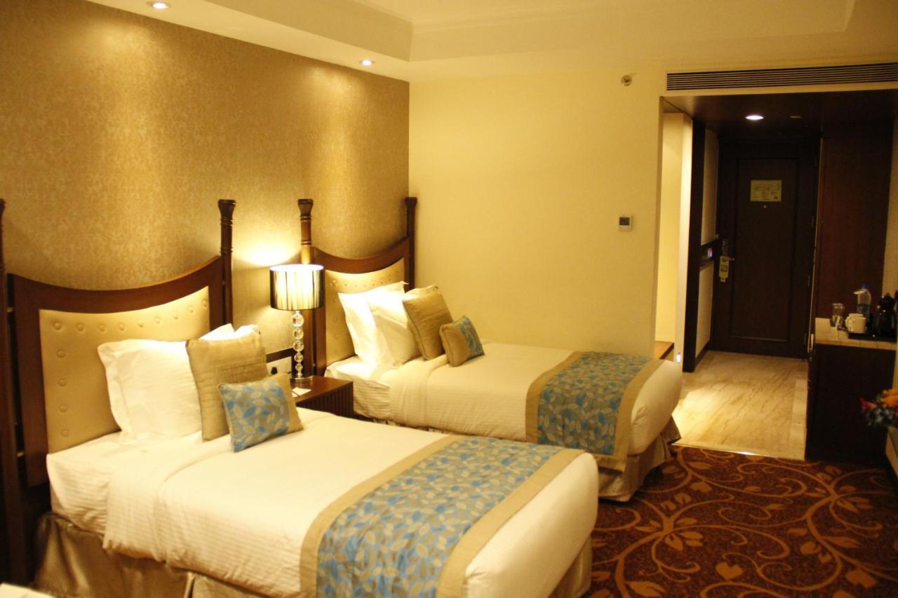 Country Inn & Suites By Radisson, 巴廷达 外观 照片